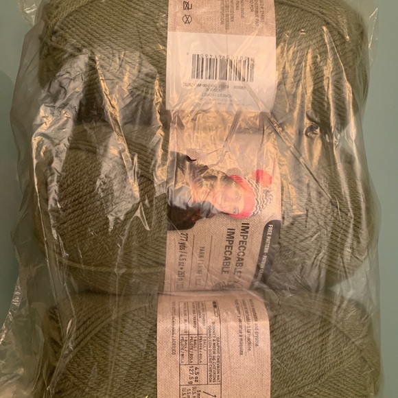 NWT Loops & Threads Impeccable Yarn 4.5oz pack of 3 wine ❤️ navy blue green - Picture 1 of 16